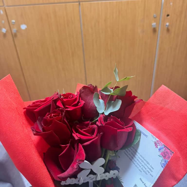 Çiçek Sepeti'nden Eksik Ve Farklı Gül Buketi, Aşırı Ücret Ve Yetersiz Telafi