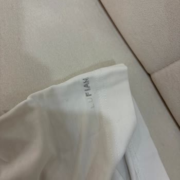 Lufian’dan Kullanılmış Ve Lekeli Tişörtler Aldım, Tam İade Talep Ediyorum