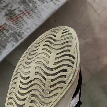 Garanti Kapsamında Ayıplı Adidas Sneaker Değişim Talebi