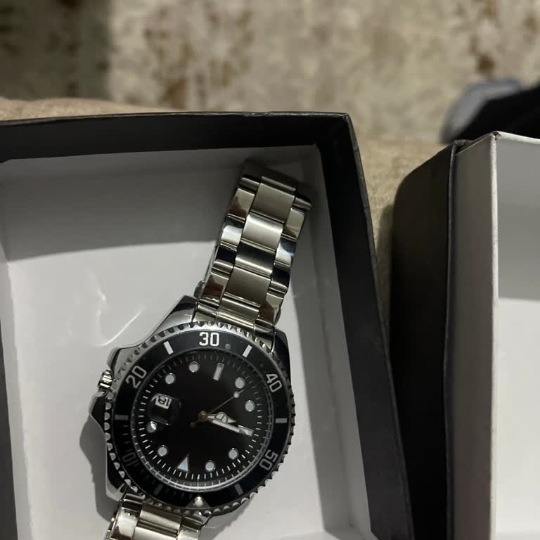 İlan Resmindeki Saatle Gelen Ürün Uyuşmuyor, İade Bekleniyor