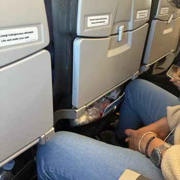 Kişisel Alanıma Taşan Uzun Yolcunun Nedeniyle Rötarlı Ve Rahatsız Uçuş