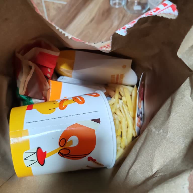 Turşulu Hamburgerde Alerji Riski, Soğuk Ve Eksik Ürün Şikayeti