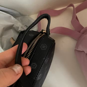 Pierre Cardin Çantam Kısa Sürede Koptu, 1000 TL İadesi Talep Ediyorum