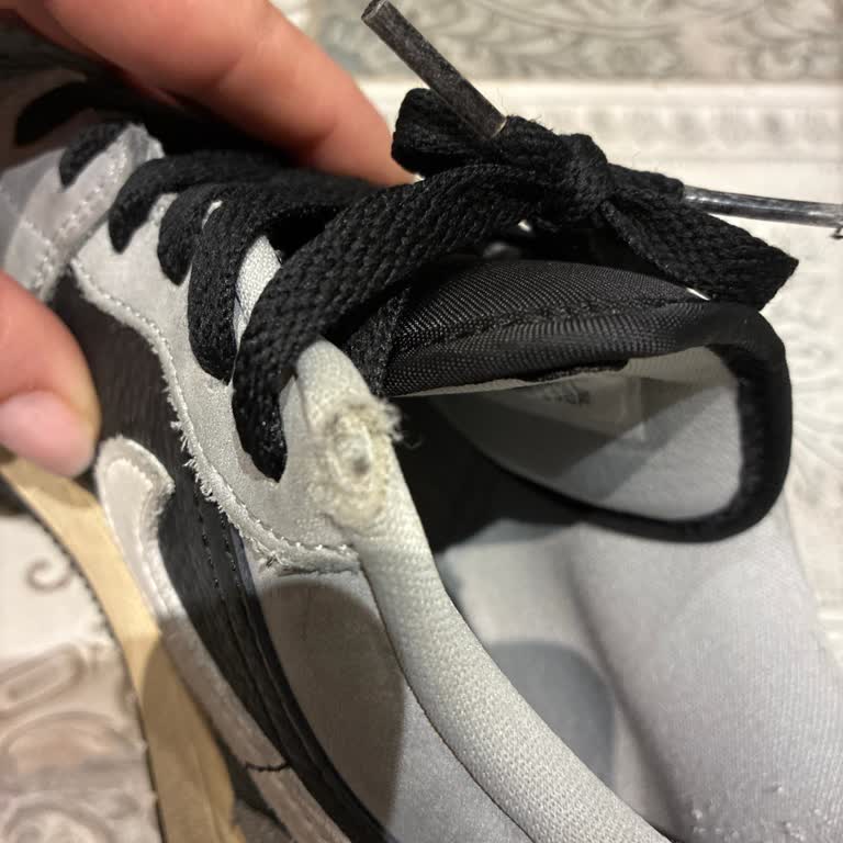 Sneaks Up Marmara Park Şubesinde Nike Jordan Ayakkabıda Soyulma Sorunu Ve Fatura Reddi