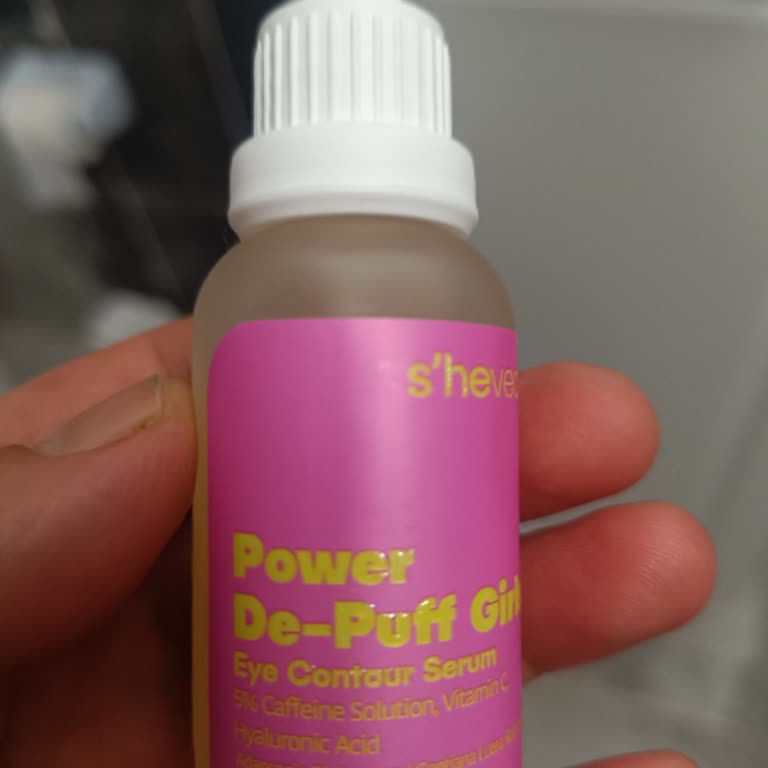 Göz Çevresi Serumu Kullanımından Şiddetli Yanma Ve Cilt Hasarı