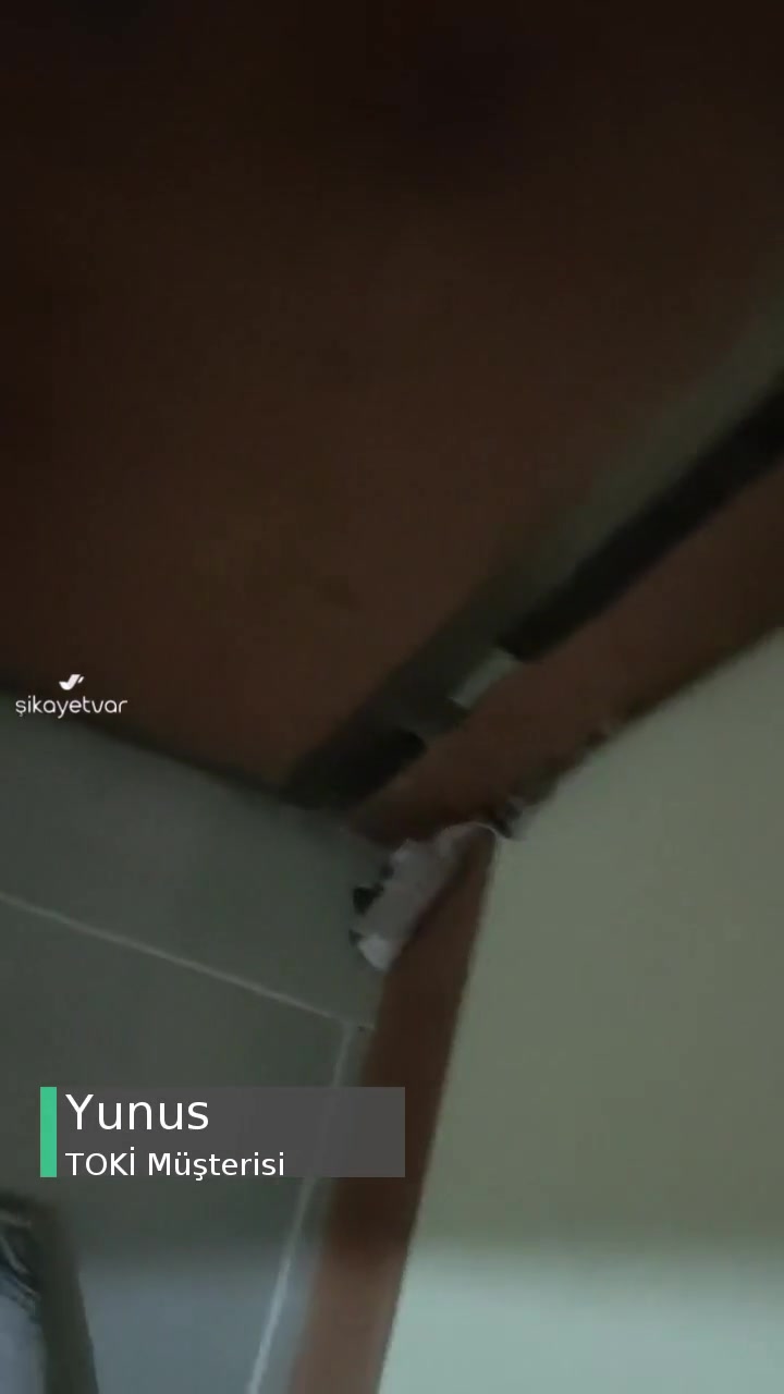 TOKİ Rüzgar Ve Soğuktan Yaşayamaz Haldeyiz! videonun kapak resmi