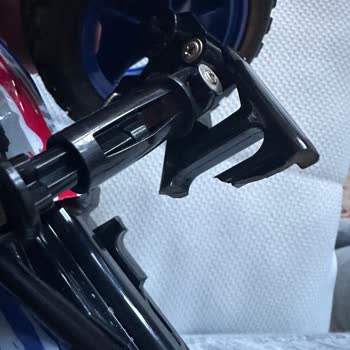 Toyz Shop'tan Alınan Uzaktan Kumandalı Araba İlk Kullanımda Kırıldı, Firma Sorumluluk Reddi