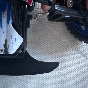 Toyz Shop'tan Alınan Uzaktan Kumandalı Araba İlk Kullanımda Kırıldı, Firma Sorumluluk Reddi