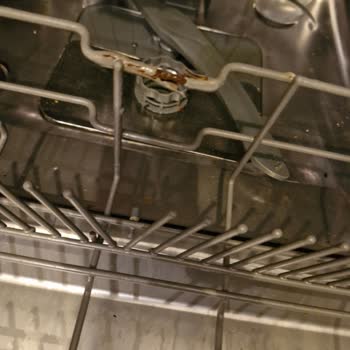 Teka Bulaşık Makinesinde Sepetlerin Paslanması Ve Ücretsiz Değişim Talebi