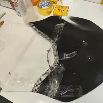 Gp Kompozit Ön Camım Sabah İşe Giderken Hiçbir Darbe Almadan, Durduk Yere Çatlayıp Kırıldı