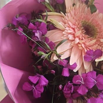 Çiçek Sepeti'nde Görsellerle Uyuşmayan Kusurlu Çiçek Teslimatı Ve İade Talebi