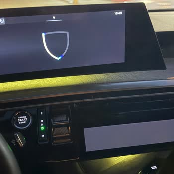 Peugeot 3008 Ekran Ve Navigasyon Arızaları Güvenliği Tehlikeye Atıyor