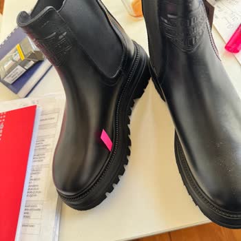 Bambi Ayakkabı İlk Kontrolde Bu Üretim Hatasını Görmem