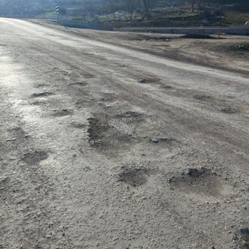 Karapürçek Caddesi Bozuk Asfaltı Onarın, Uzun Süreli Mağduriyete Son