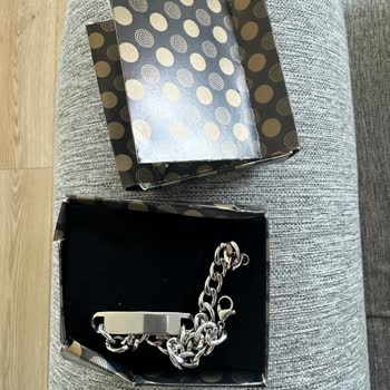 Kişiye Özel Çift Plaka Bileklik Hatalı Ve Eksik Gönderildi