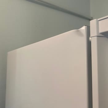 Hasarlı Buzdolabı Teslimatı İçin Değişim Talebi