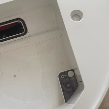 Roborock Su Haznesi Sızdırıyor, Yetkili Servis Garanti Dışı Söylüyor