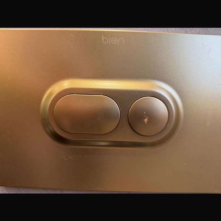 Soyulan Klozet Kaplaması İçin Üretim Hatası İddiası Ve Ücretsiz Değişim Talebi