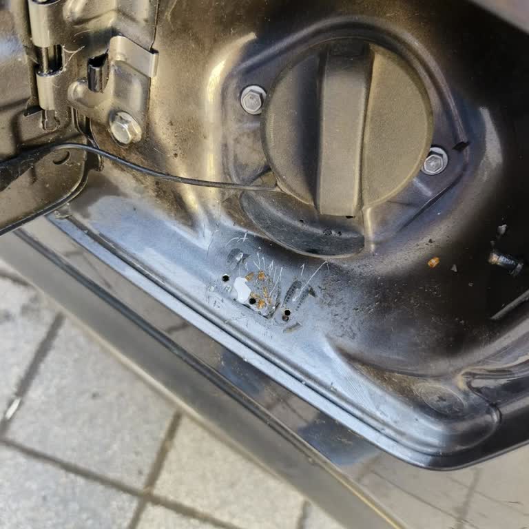 Utts Cihazı Çıkarma Sırasında Benzin Kapağında Oluşan Çizik İçin Tazminat Talebi