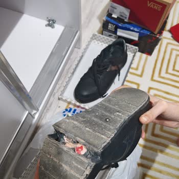 Tergan Deri Ayakkabısının Tabanı Ayıplı, 6 Aylık Garanti Yetersiz