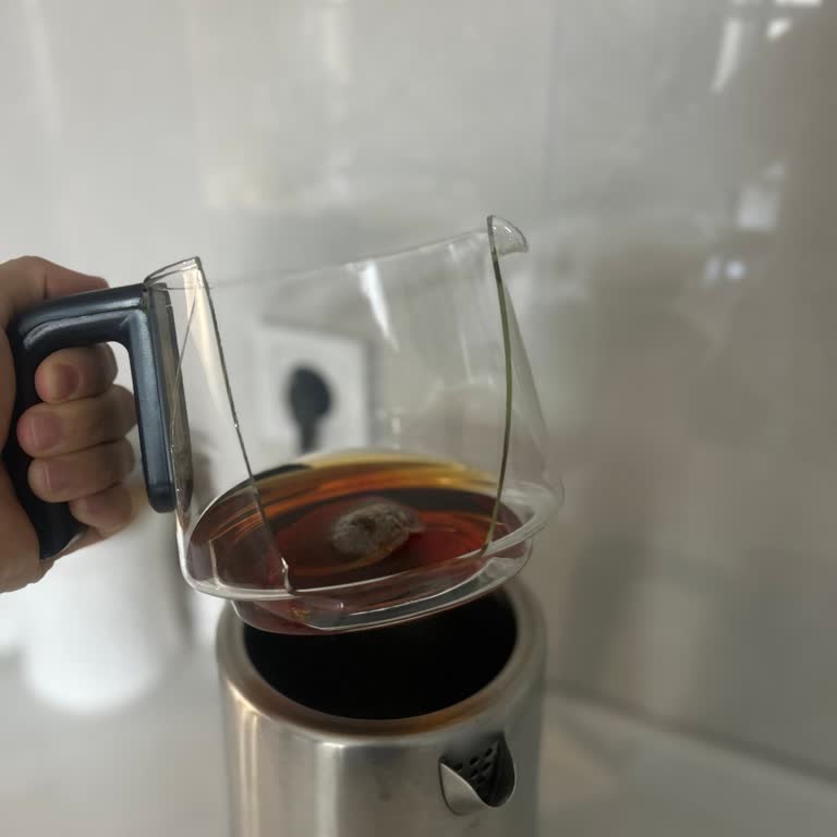 Cam Demlik Patlaması Ve Yanıklar Homend Çay Makinesinde Kritik Güvenlik Sorunu