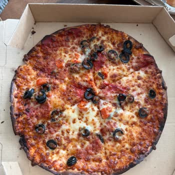 Teslim Süresi Aşıldı, Pizza Yanmış Ve Sert