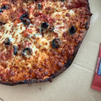 Teslim Süresi Aşıldı, Pizza Yanmış Ve Sert