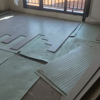 Teslim Edilen Evde Parke Yok, Duvarlardan Su Girişi Ve Çözüm Bekliyor