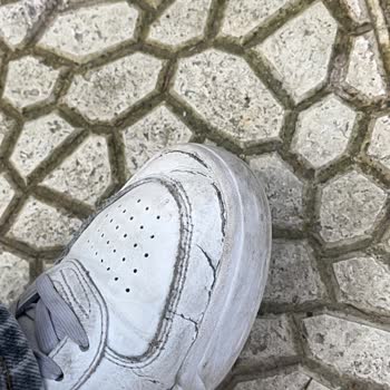 In Street Ayakkabısının Deformasyonu Ve İade Talebi