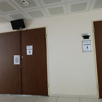 Acil Serviste Ultrason Kapalı, Uzun Bekleme Ve Şiddetli Karın Ağrısı