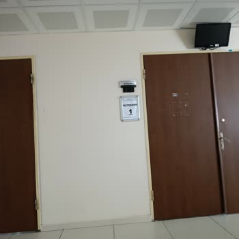 Acil Serviste Ultrason Kapalı, Uzun Bekleme Ve Şiddetli Karın Ağrısı