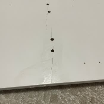 BİM'den Aldığım Banyo Dolabında Defolu Parçalar Ve Cevapsız Müşteri Hizmeti