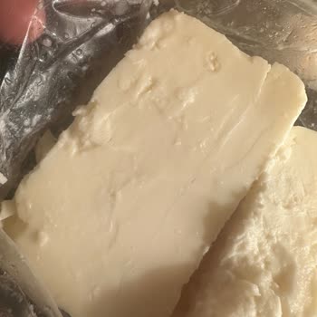 Şok Market’te Kırık Parçalarla Satılan Kalıp Beyaz Peynir