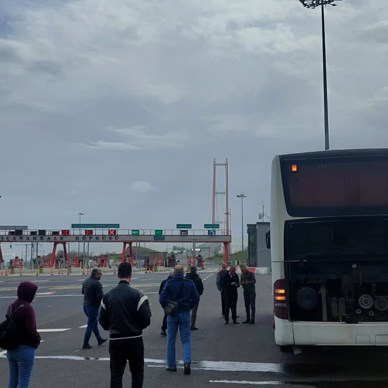 Çanakkale Köprüsü Yakınında Otobüs Arızası Ve Yardım Eksikliği