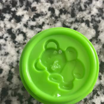 Mini Oyun Hamurunda Cam Parçaları Çocuk Güvenliğini Tehdit Ediyor