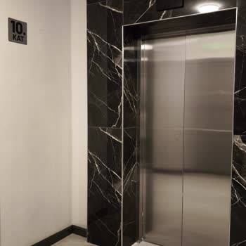 Kone Asansöründe Ani Çöküş Ve Güven Sorunu