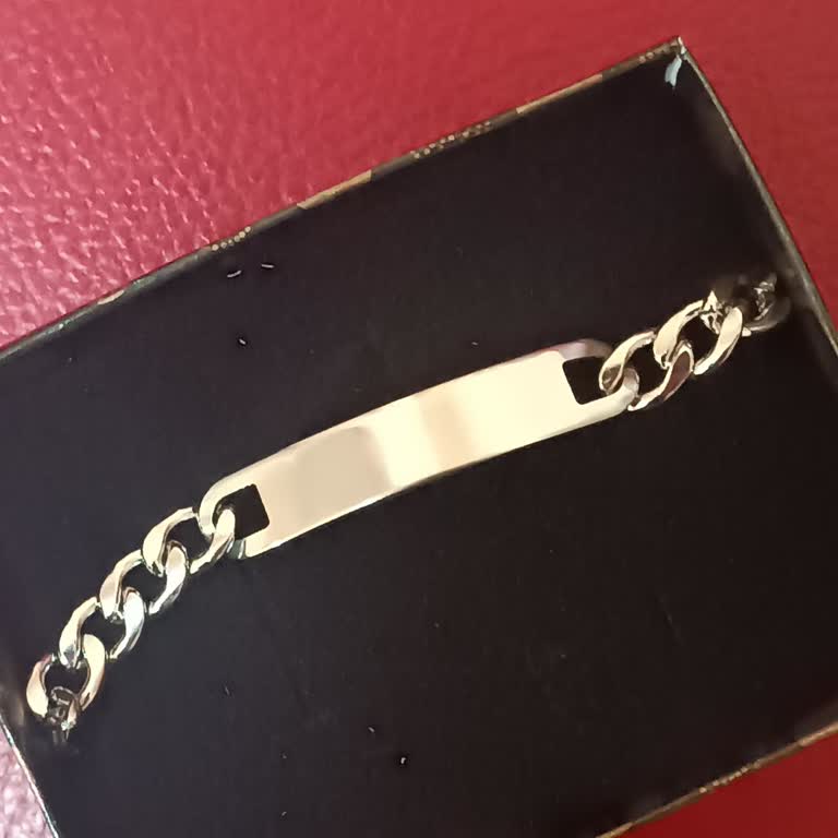 İlanla Uyuşmayan Bileklik Ve Cevapsız İletişim Nedeniyle İade Talebi