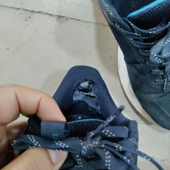 Mavi Lumberjack Ayakkabısındaki İç Yırtılma Ve Fiziksel İnceleme Talebi