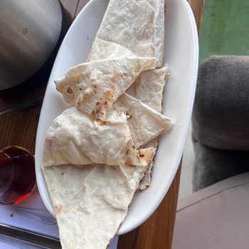 Seyir Cafe Kirli Ortamda Yanlış Gözleme Servisi!