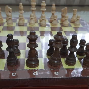 Eksik Koyu Renkli Şah Taşı İçin Satıcıdan Geri Dönüş Olmadığına Dair Şikayet