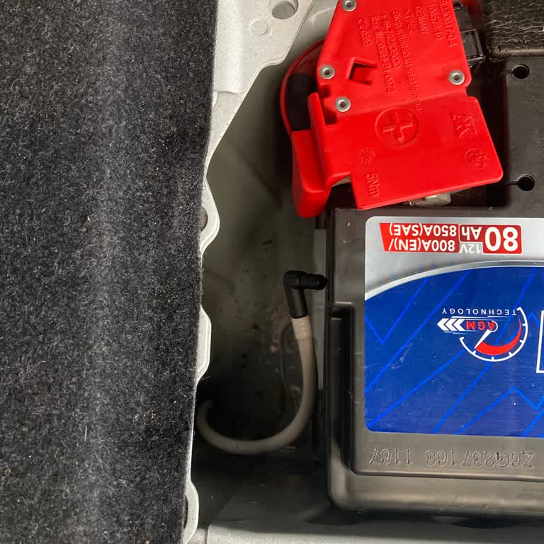 BMW 116d Sol Arka Bagajda Sürekli Su Sızıntısı Ve Yetkili Servisin Yanıtsızlığı