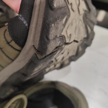 FLO Ayakkabı'da Kısa Sürede Yırtılan Bot Tabanı İçin İade Hakkı İhlali!