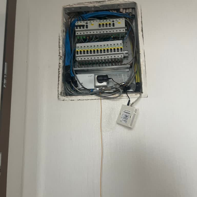 Üç Kez Randevu İptali Sonrası Elektrik Ve İnternet Kesintisi İçin Acil Ekip Talebi