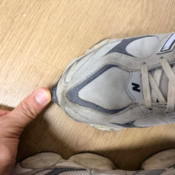 Fiş Olmadan Ayıplı Ayakkabı İncelenmedi, Mağaza Personeli Kırıcı Davranıyor