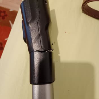 Philips 8000 Serisi Süpürgenin Teleskopik Borusu Aniden Kırıldı Ücretsiz Değişim Talebi