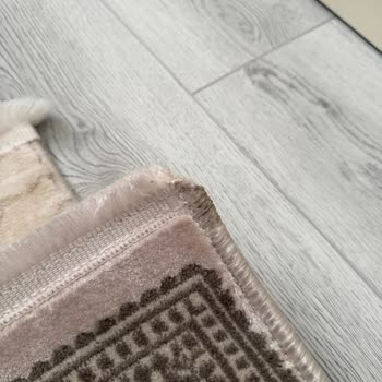 Lazer Kesim Kenarları Gereken Halı Yerine Hatalı Overloklu Halı Teslim Edildi