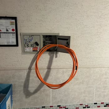 Şeker Apartmanı B Blokta Fiber Altyapısının Aktif Olmaması Mağduriyet Yaratıyor