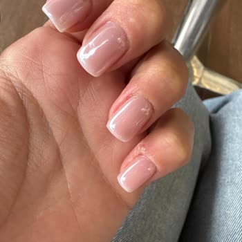 Hijyen Ve Gizlilik İhlaliyle Kalıcı Oje Deneyiminde Hayal Kırıklığı