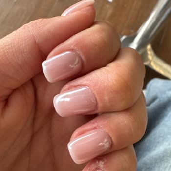 Hijyen Ve Gizlilik İhlaliyle Kalıcı Oje Deneyiminde Hayal Kırıklığı