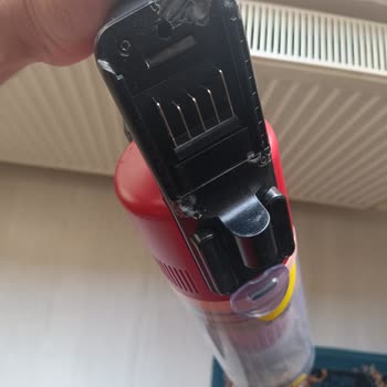 Philips 6000 Süpürge Batarya Yuvası Ve Hortum Bağlantısı Kırıldı, Servis Desteği Sağlanmadı